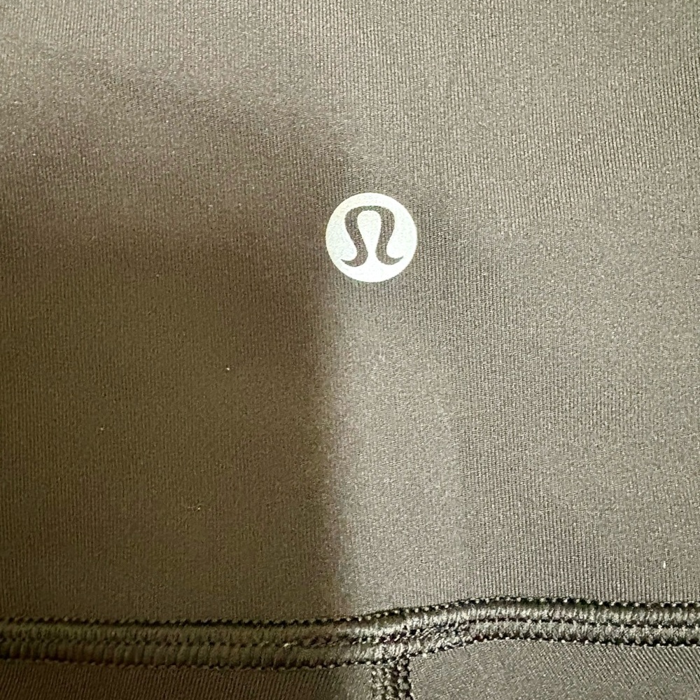 Lululemon- PURE BARRE logo  Black Leggings Size 2 - like brand new - Picture 8 of 8